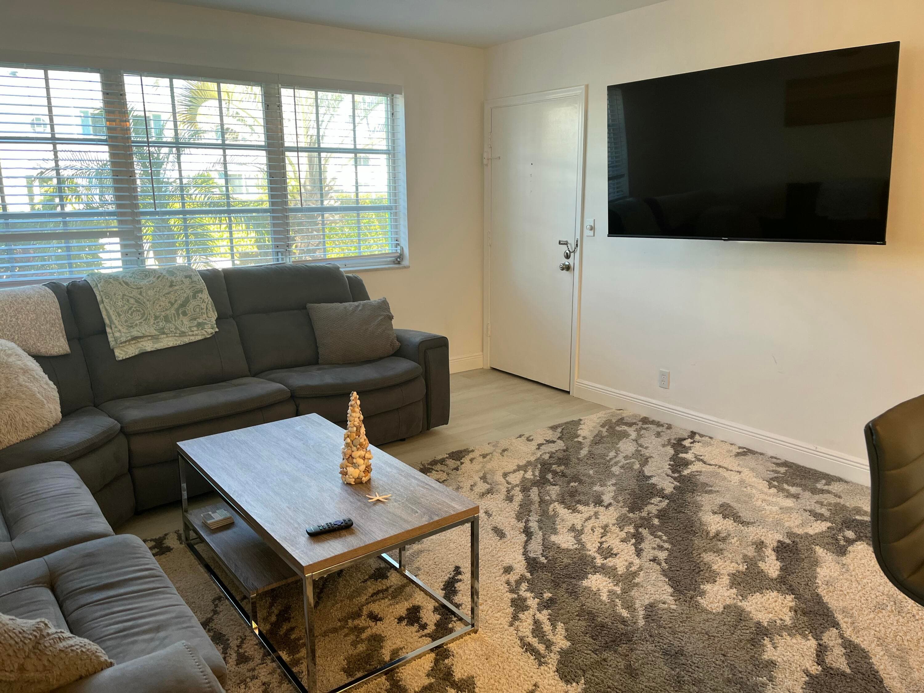 1821 NE 62nd Street 411, Fort Lauderdale, FL 33308 10