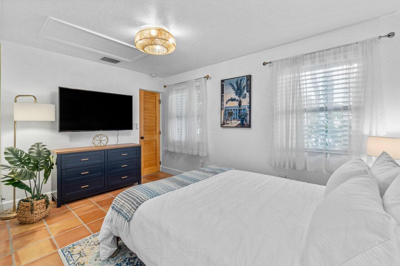 1911 Parker Avenue, West Palm Beach, FL 33401 33