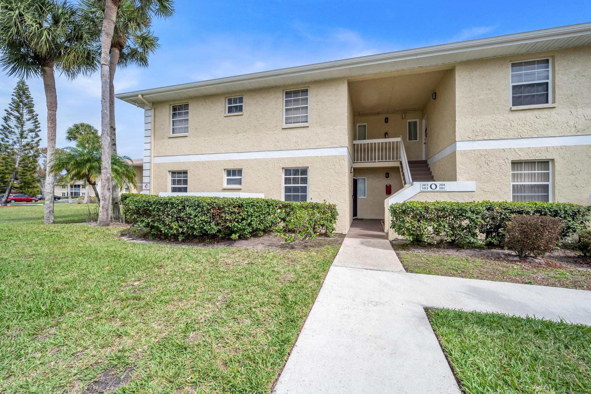 1552 SE Royal Green Circle O-103, Port St. Lucie, FL 34952