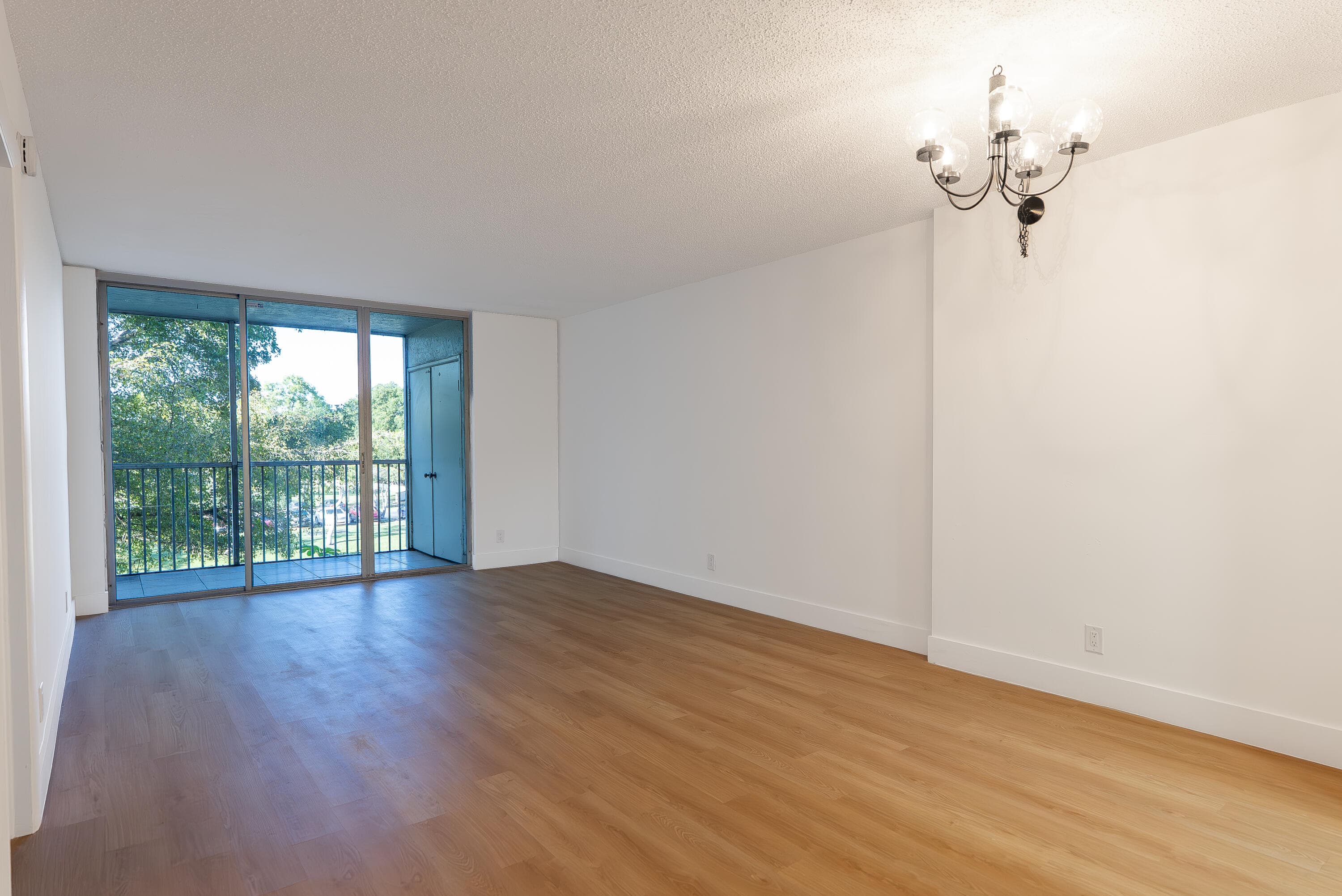 3121 NW 47th Terrace 315, Lauderdale Lakes, FL 33319 3