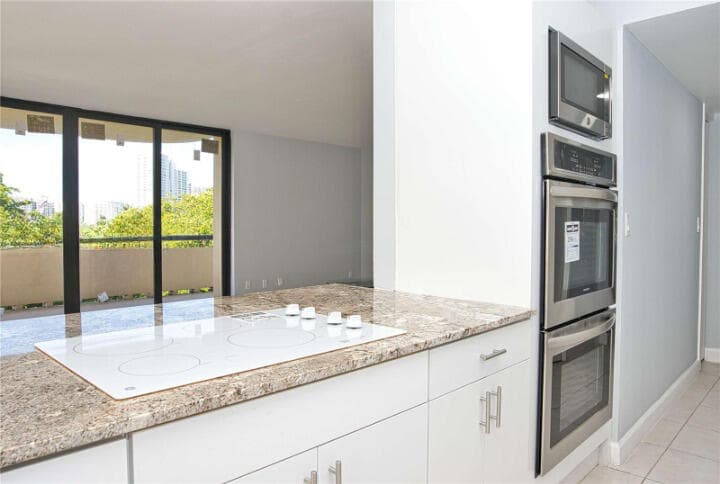 19355 Turnberry Way 3d, Miami, FL 33180 7