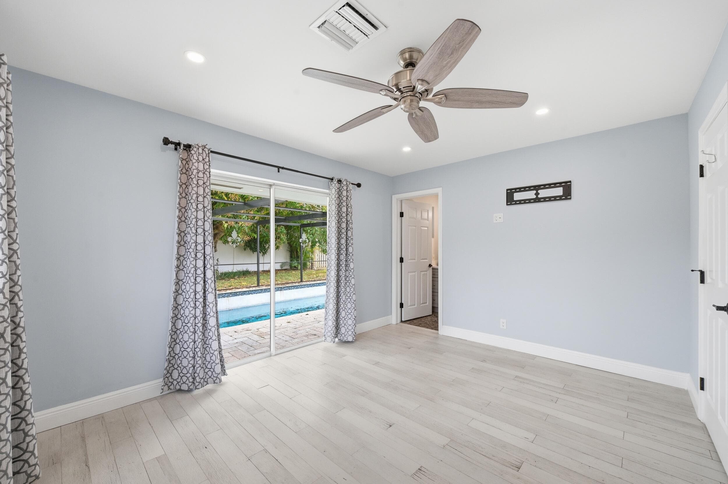 2120 NE 62nd Court, Fort Lauderdale, FL 33308 23