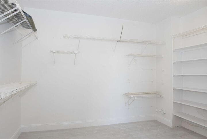 19355 Turnberry Way 3d, Miami, FL 33180 33