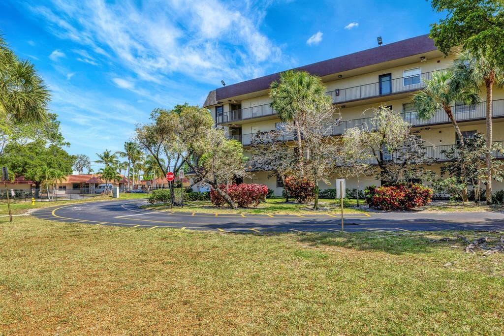 3301 NW 47th Terrace Unit 403, Lauderdale Lakes, FL 33319 19