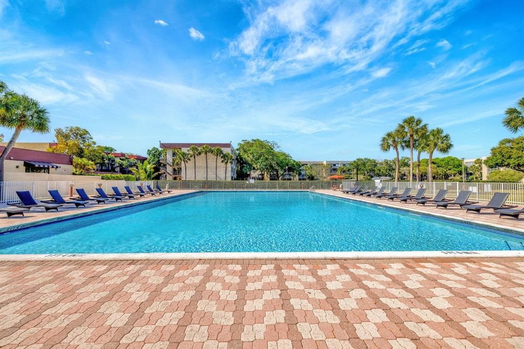 3301 NW 47th Terrace Unit 403, Lauderdale Lakes, FL 33319 31
