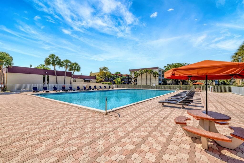 3301 NW 47th Terrace Unit 403, Lauderdale Lakes, FL 33319 32