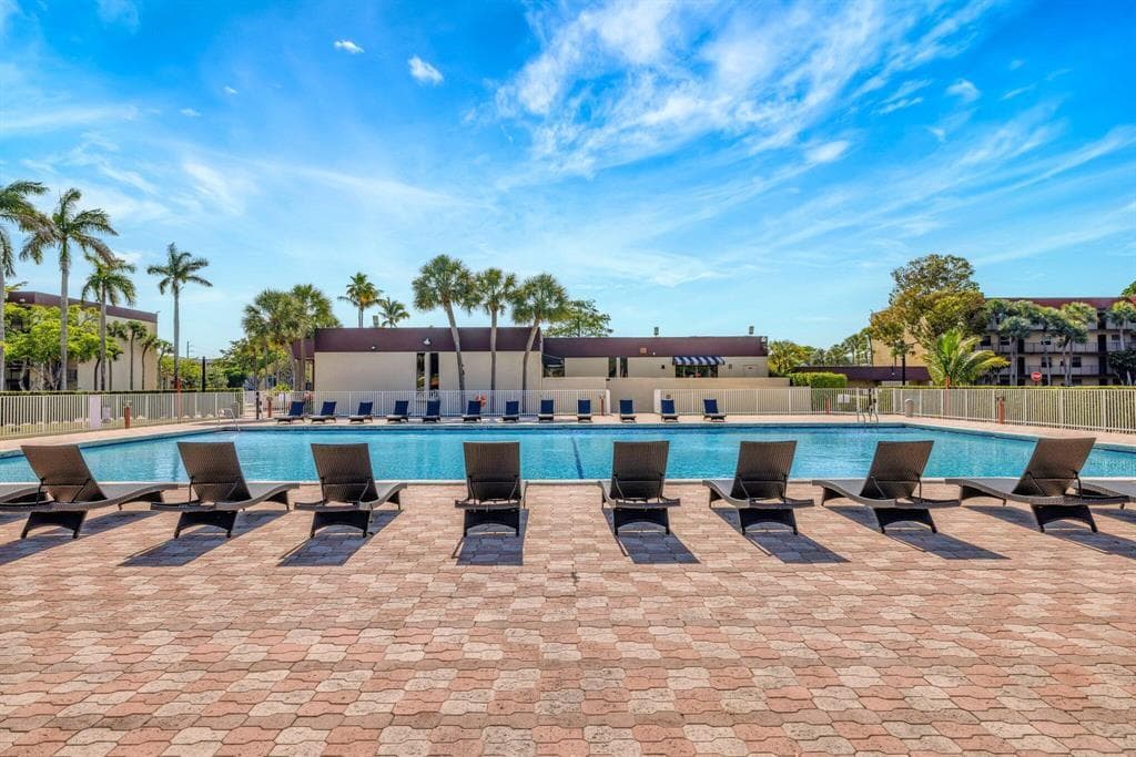 3301 NW 47th Terrace Unit 403, Lauderdale Lakes, FL 33319 33