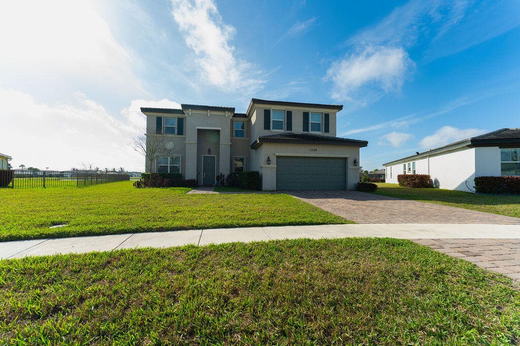 7206 NW Farnsworth Circle, Port St. Lucie, FL 34987 24