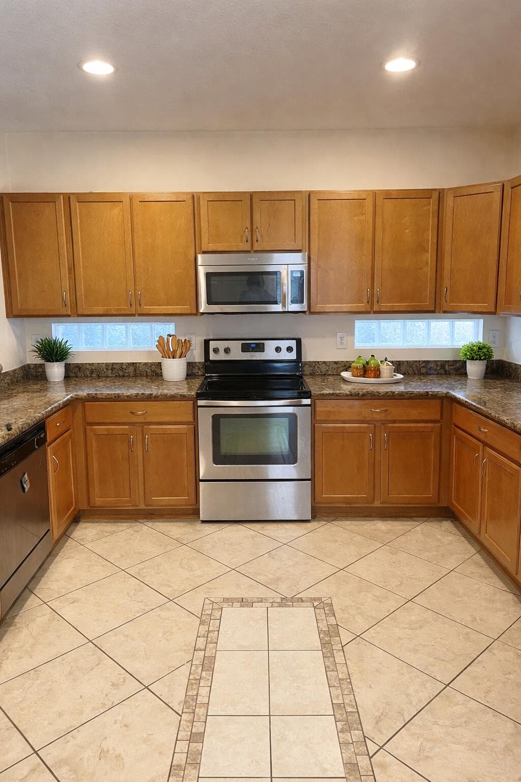 870 Gazetta Way, West Palm Beach, FL 33413 17