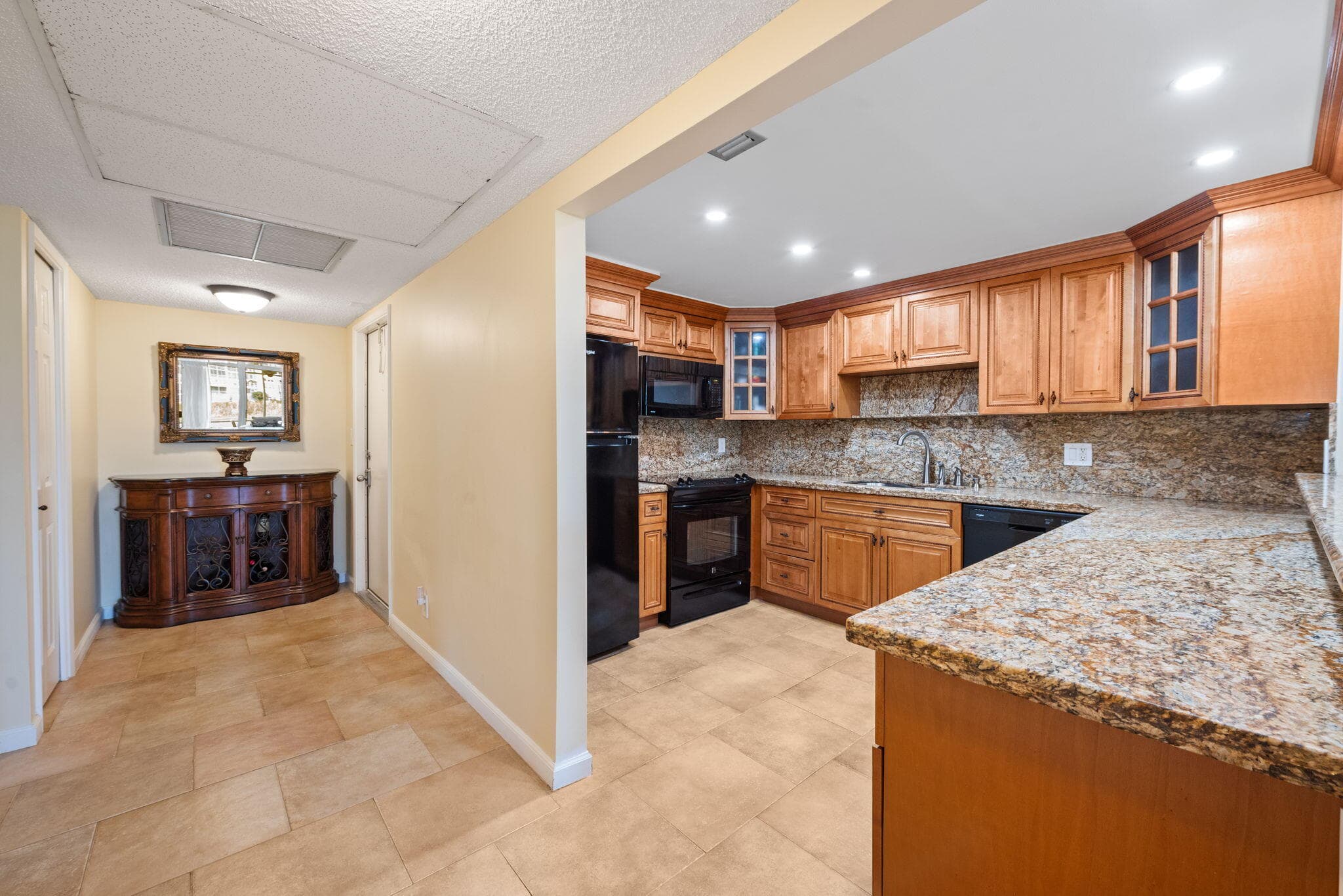 2651 S Palm Aire Drive 101, Pompano Beach, FL 33069 2
