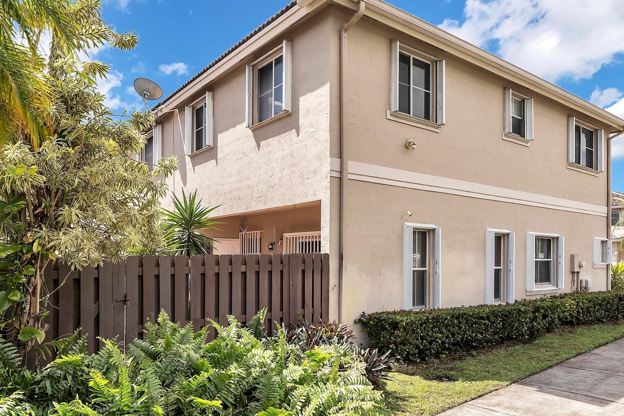 16637 NW 73rd Place, Miami Lakes, FL 33014 40