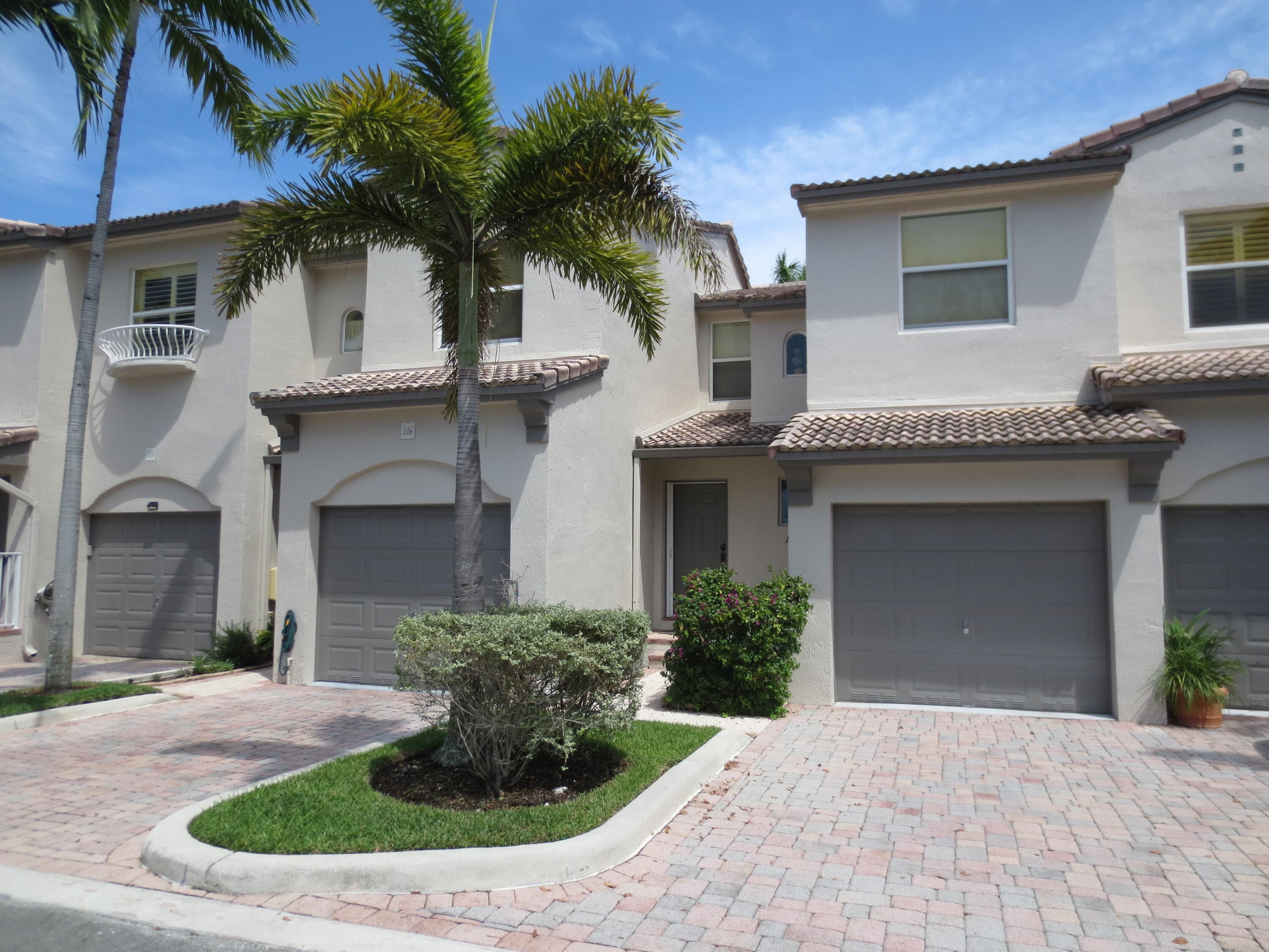 1900 Oceanwalk Lane 104, Lauderdale-By-The-Sea, FL 33062