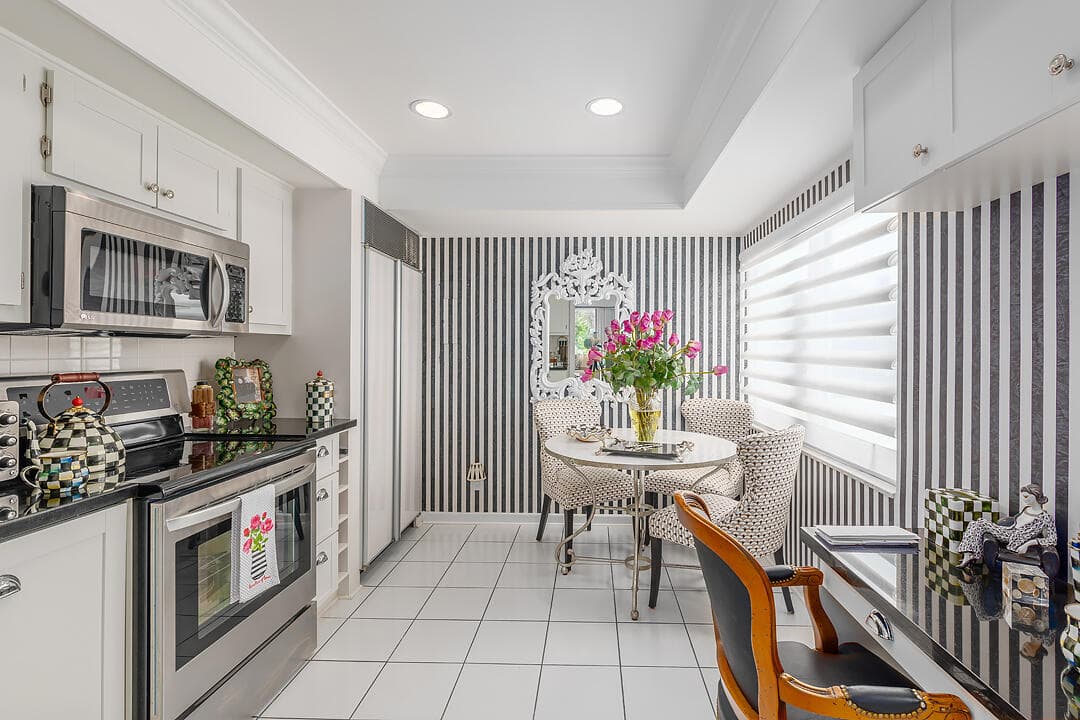 250 Bradley Place 202, Palm Beach, FL 33480 12