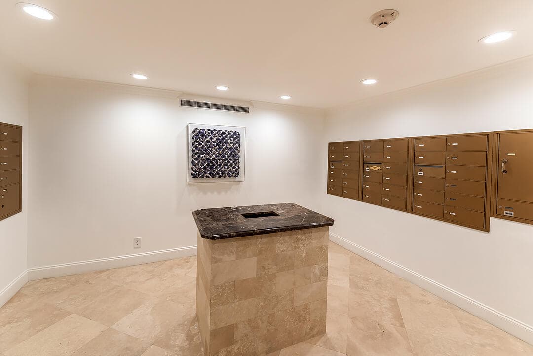 250 Bradley Place 202, Palm Beach, FL 33480 26