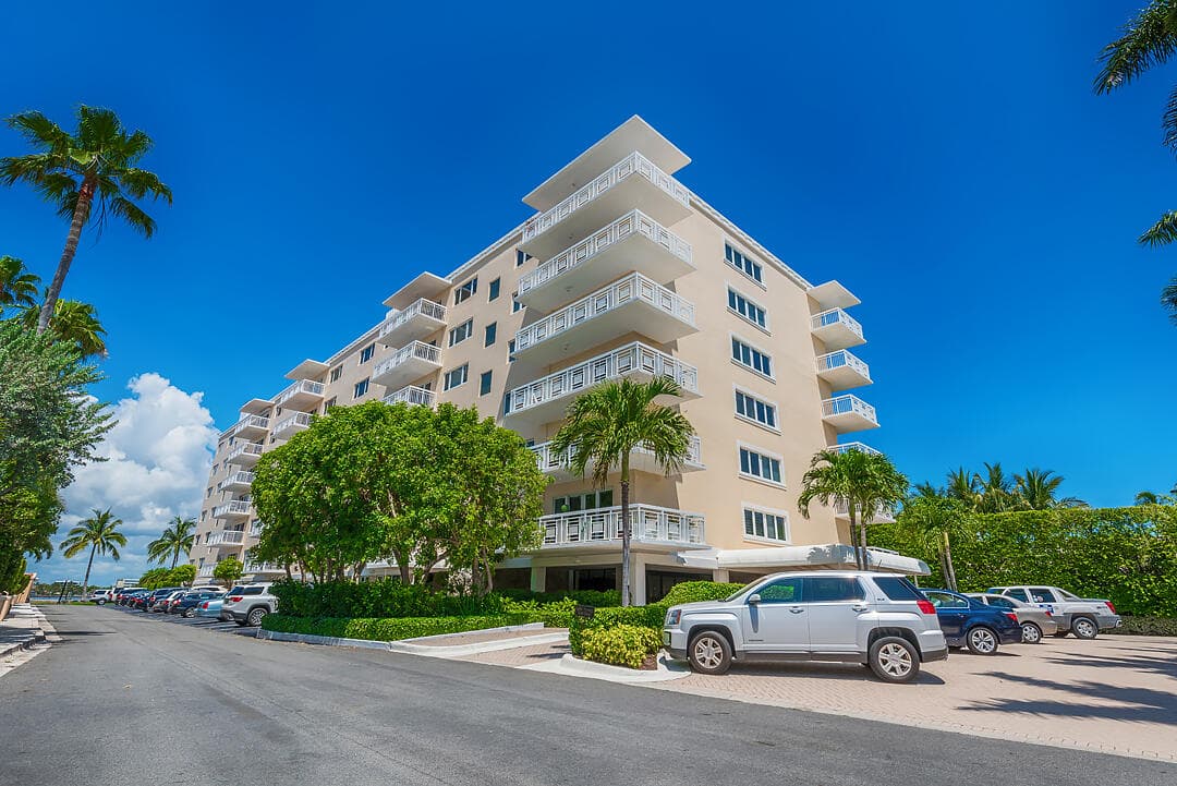 250 Bradley Place 202, Palm Beach, FL 33480 30