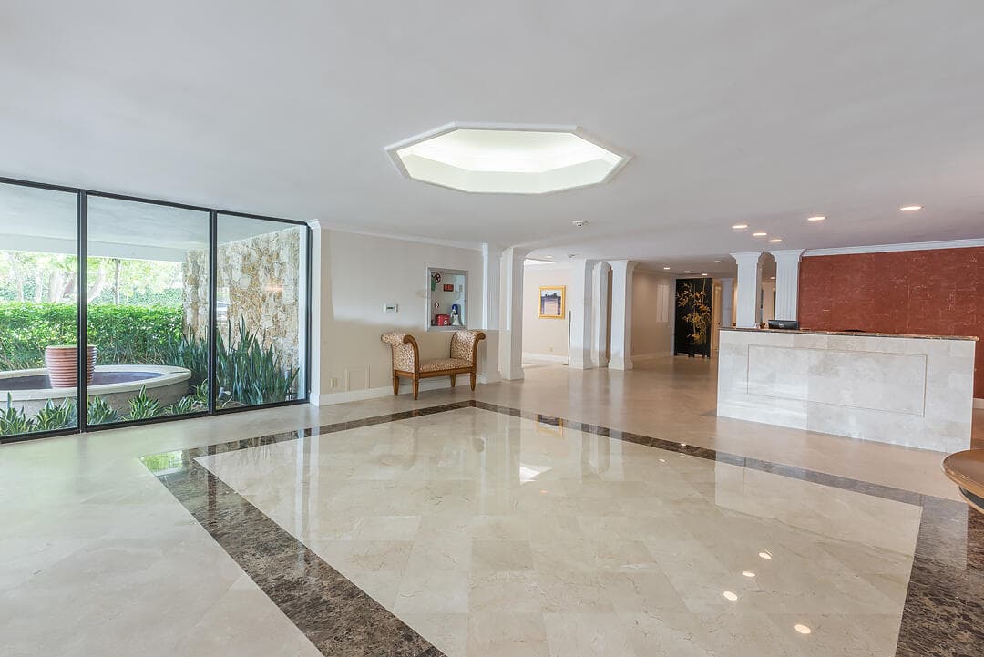 250 Bradley Place 202, Palm Beach, FL 33480 33