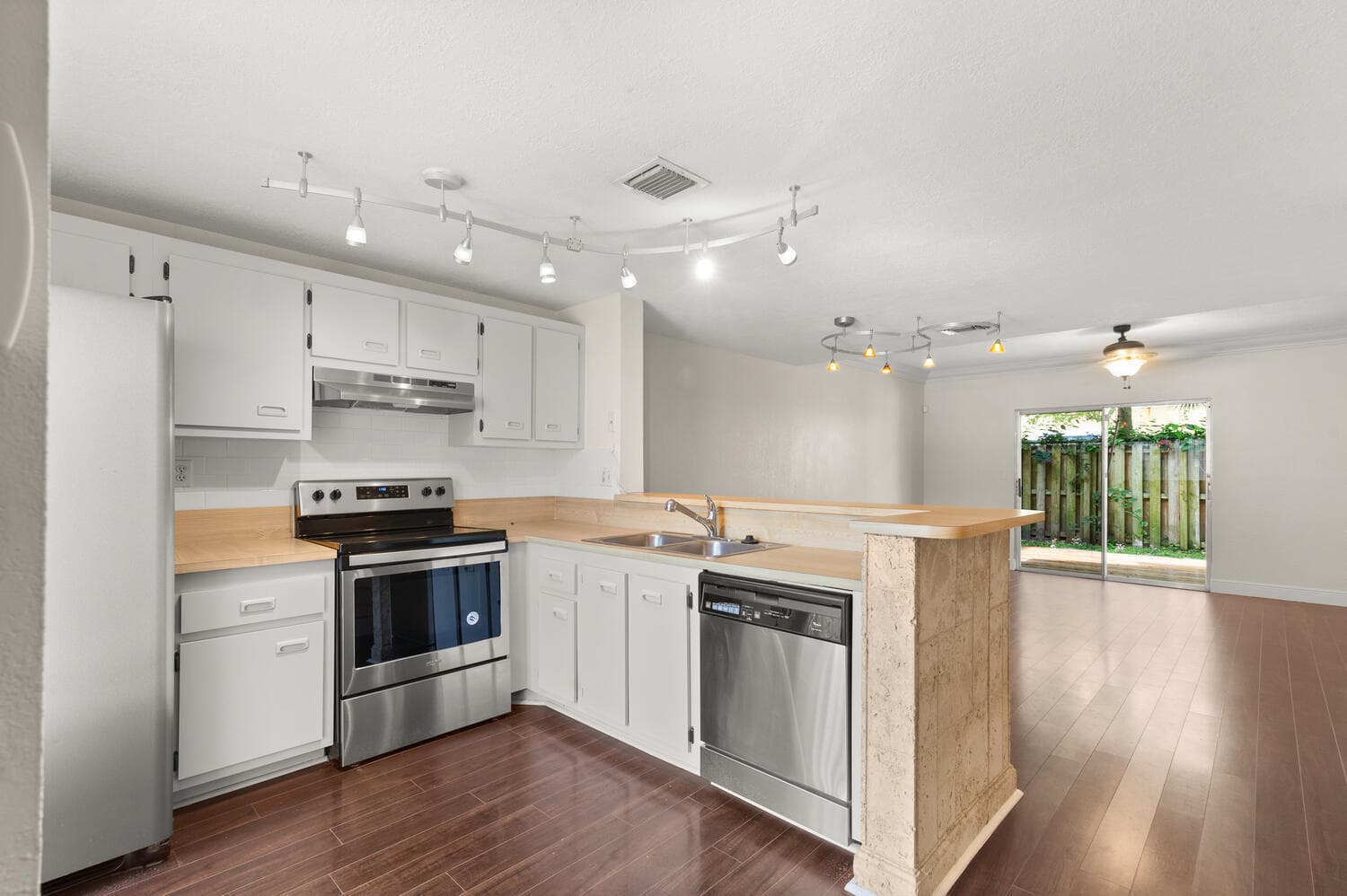 2521 NE 15th Street, Pompano Beach, FL 33062 19