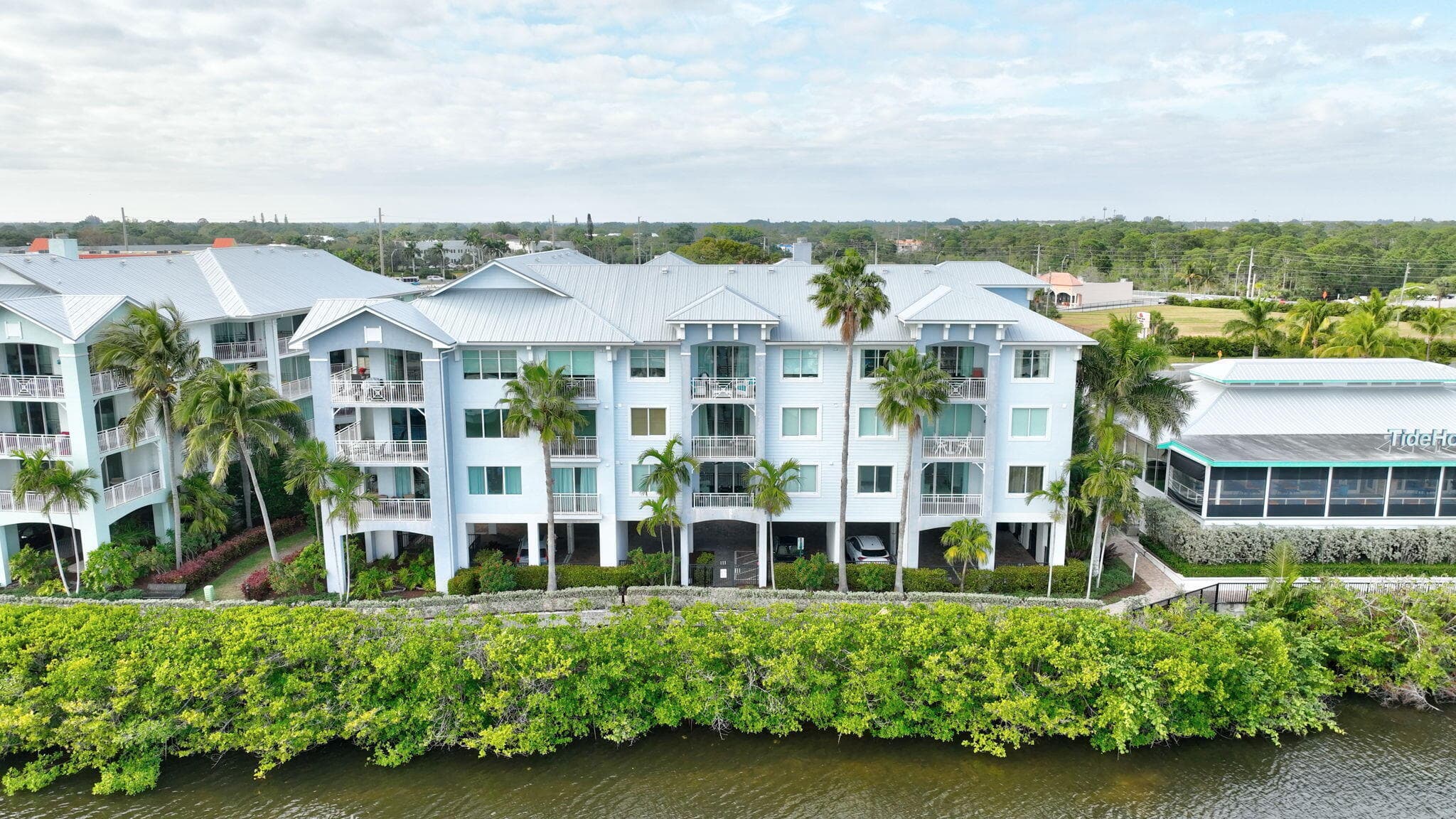 875 NW Flagler Avenue 404, Stuart, FL 34994 32