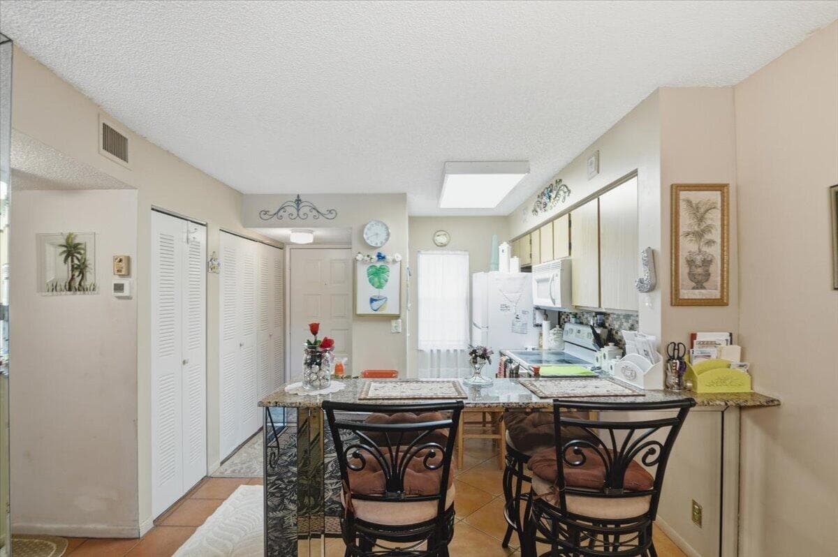 2220 N Cypress Bend Drive 410, Pompano Beach, FL 33069 19