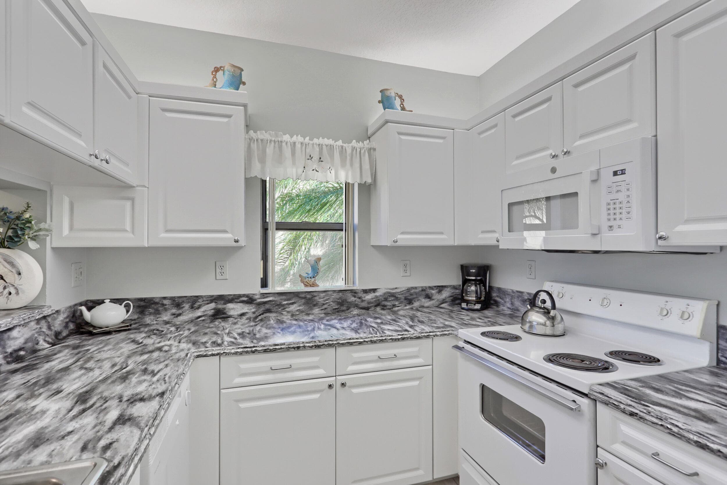 800 Uno Lago Drive 305, Juno Beach, FL 33408 9