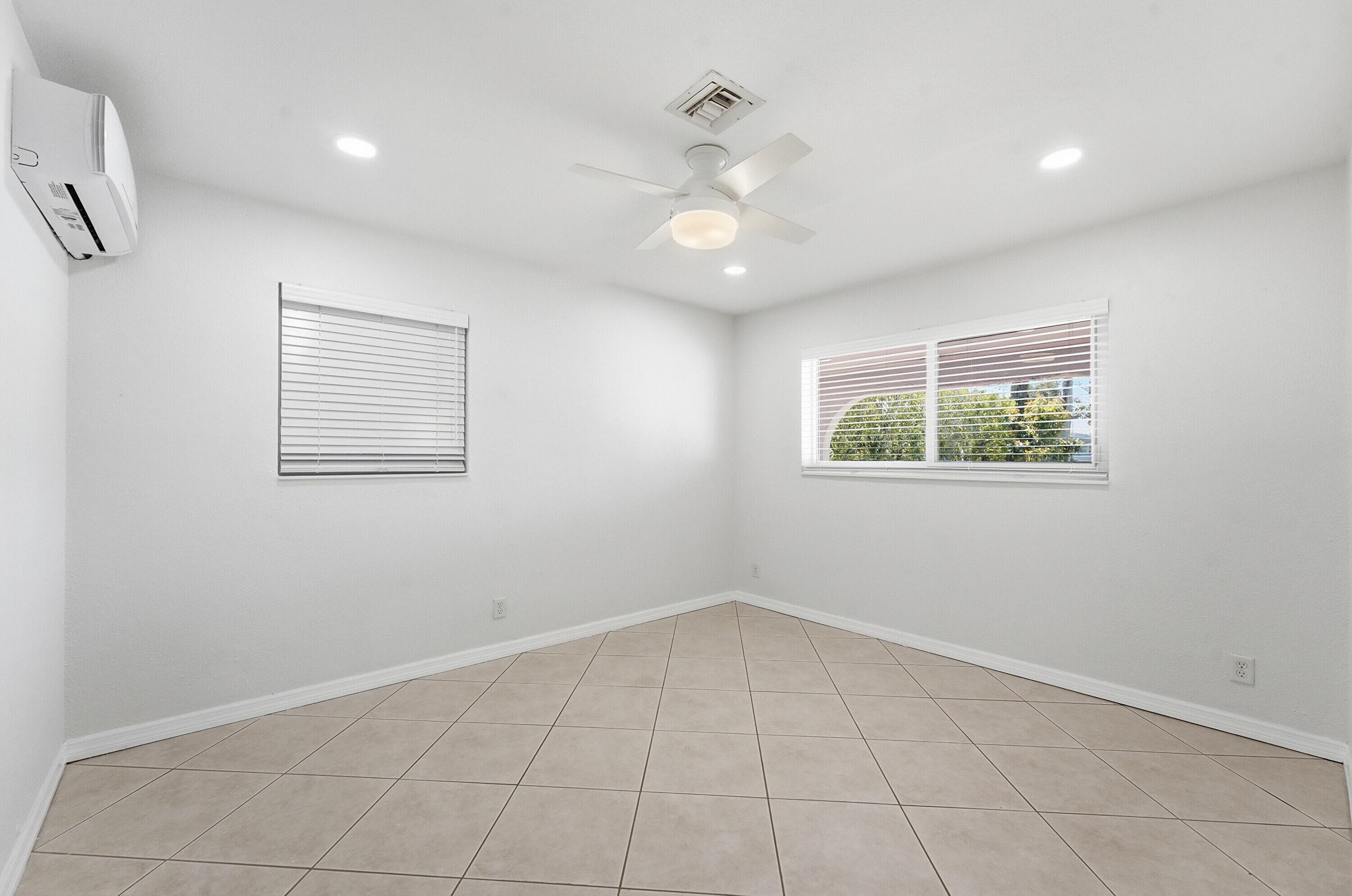 1641 NE 56th Court, Fort Lauderdale, FL 33334 27