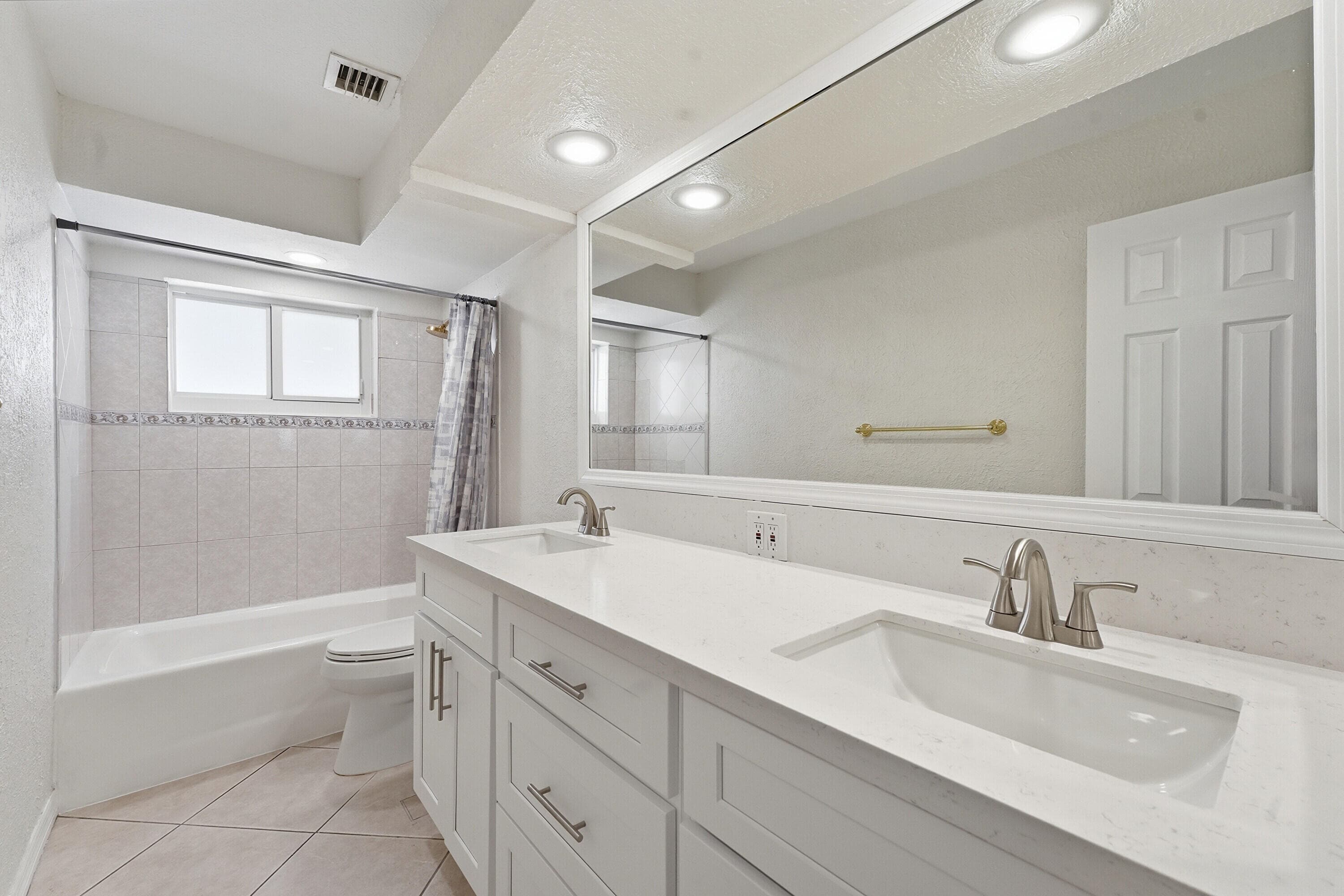 1641 NE 56th Court, Fort Lauderdale, FL 33334 25