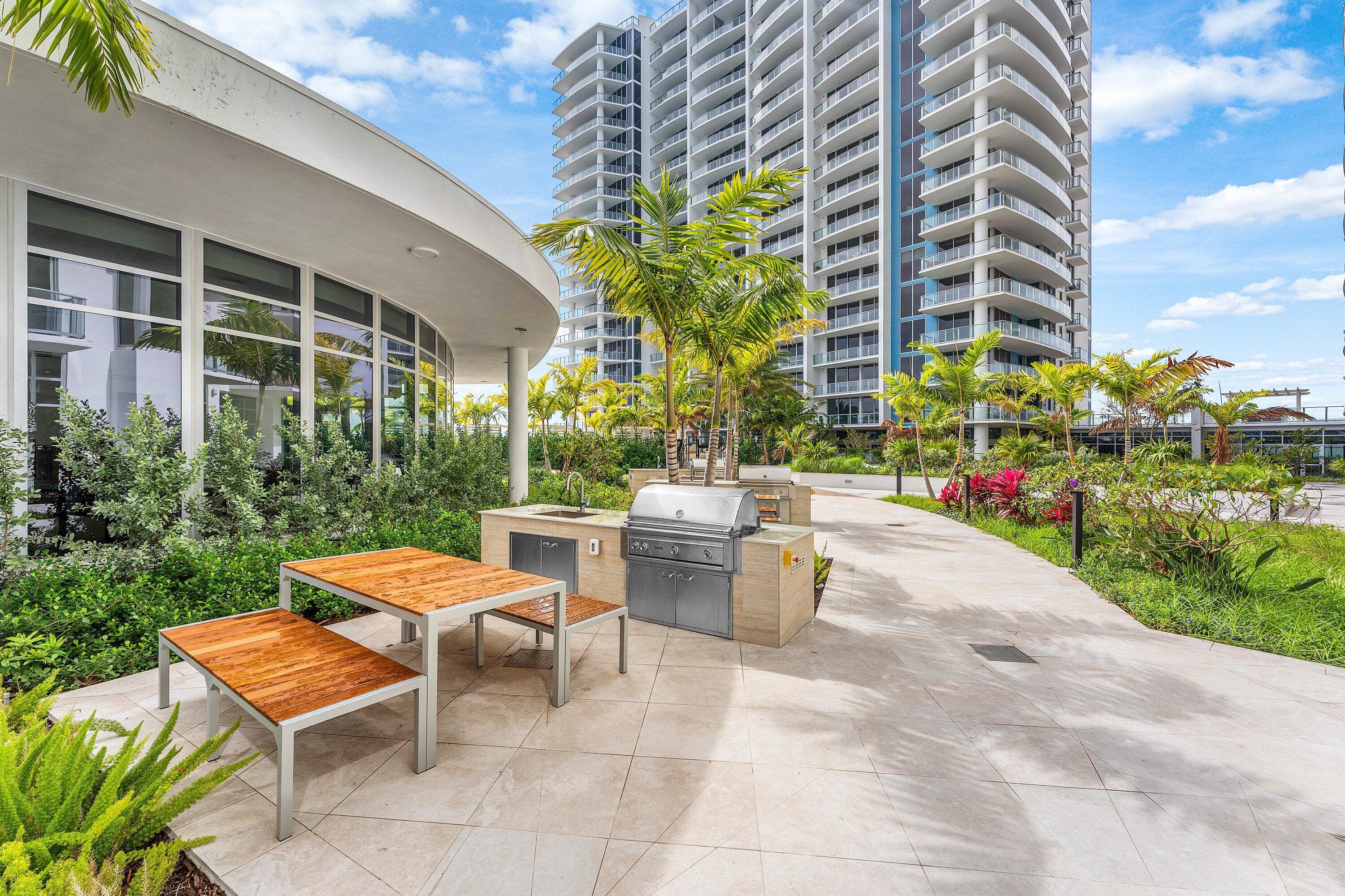 220 Lake Shore Drive 1010, Lake Park, FL 33403 38