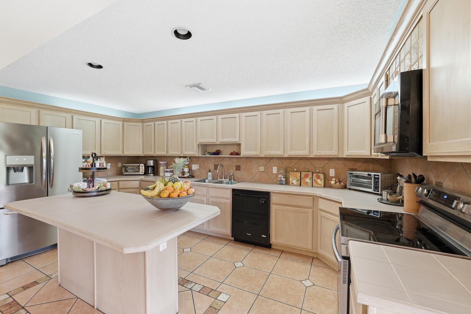180 Elaine Road, West Palm Beach, FL 33415 9
