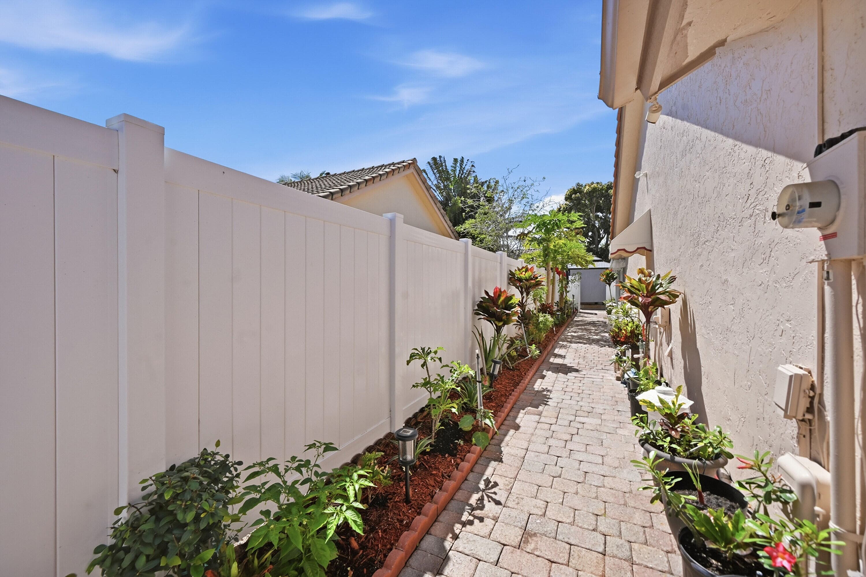 5884 Laurel Green Circle, Boynton Beach, FL 33437 34