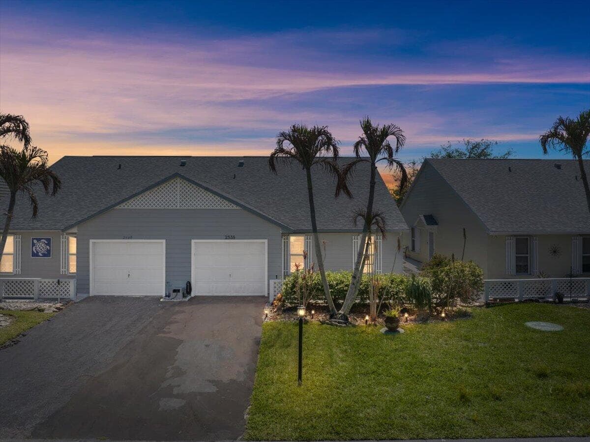2538 SE Tropical East Circle, Port St. Lucie, FL 34952 3