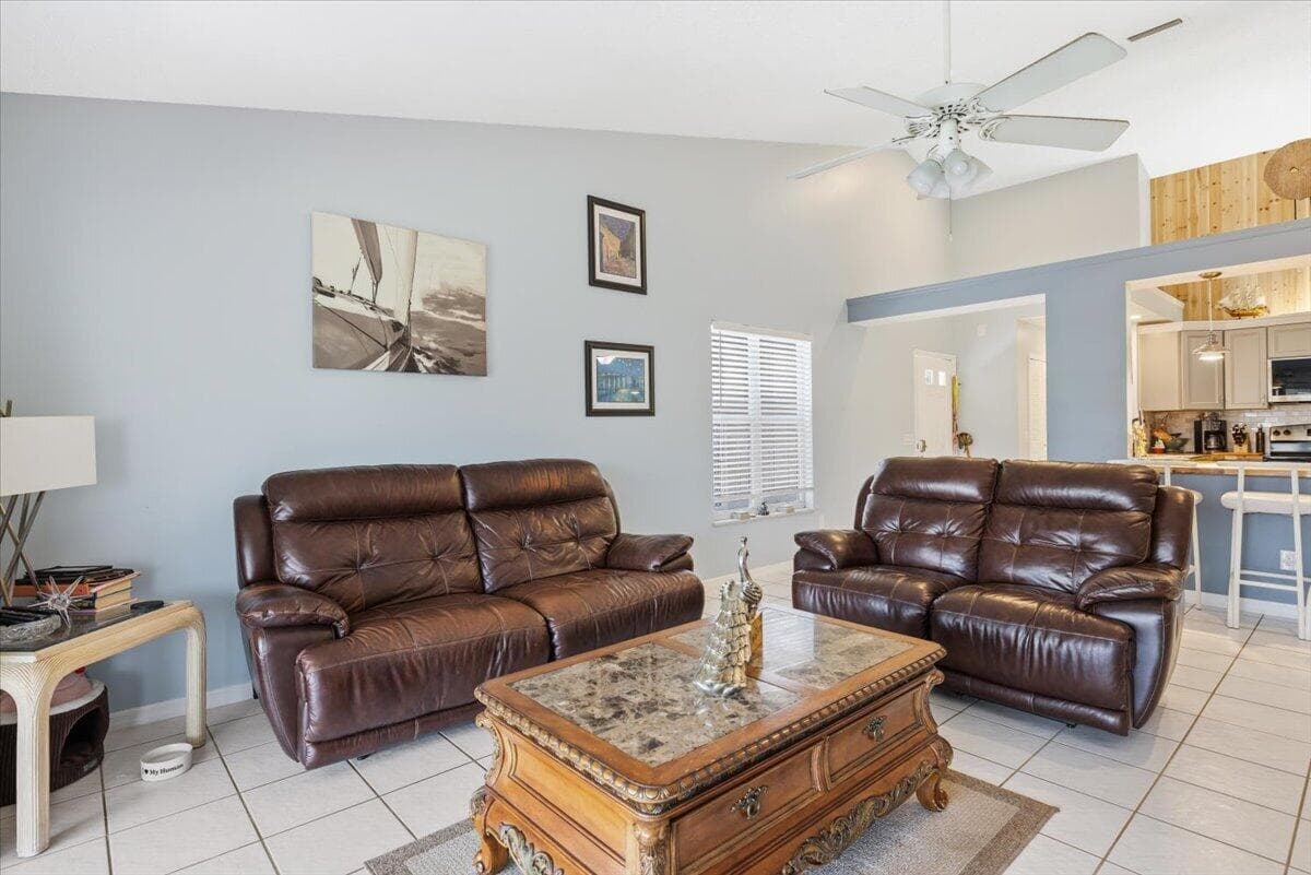 2538 SE Tropical East Circle, Port St. Lucie, FL 34952 17