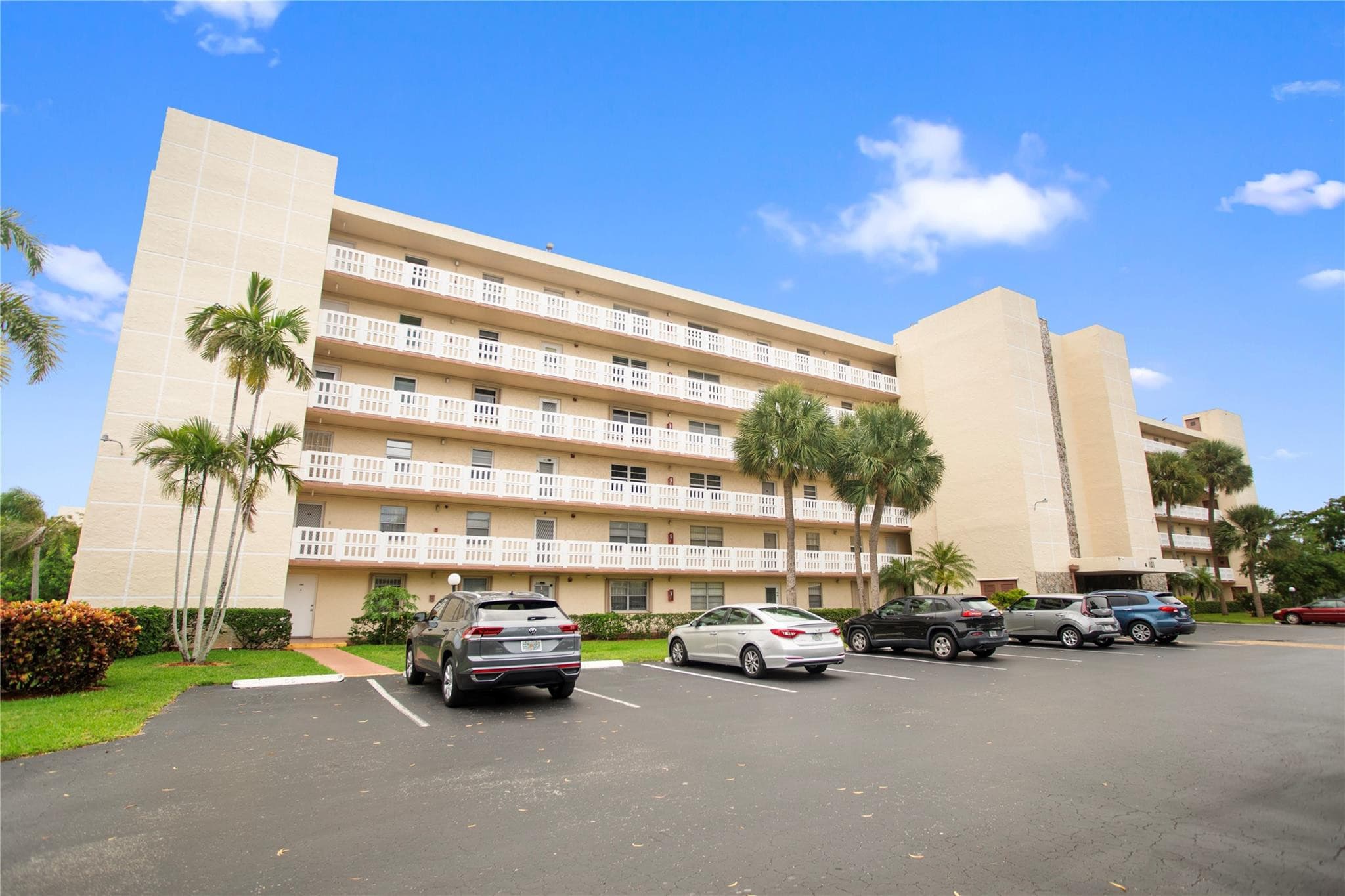 101 SE 3rd Avenue 605, Dania Beach, FL 33004 5