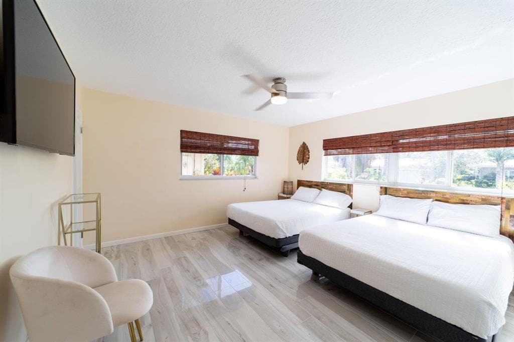 2101 NE 15th Street, Fort Lauderdale, FL 33304 34