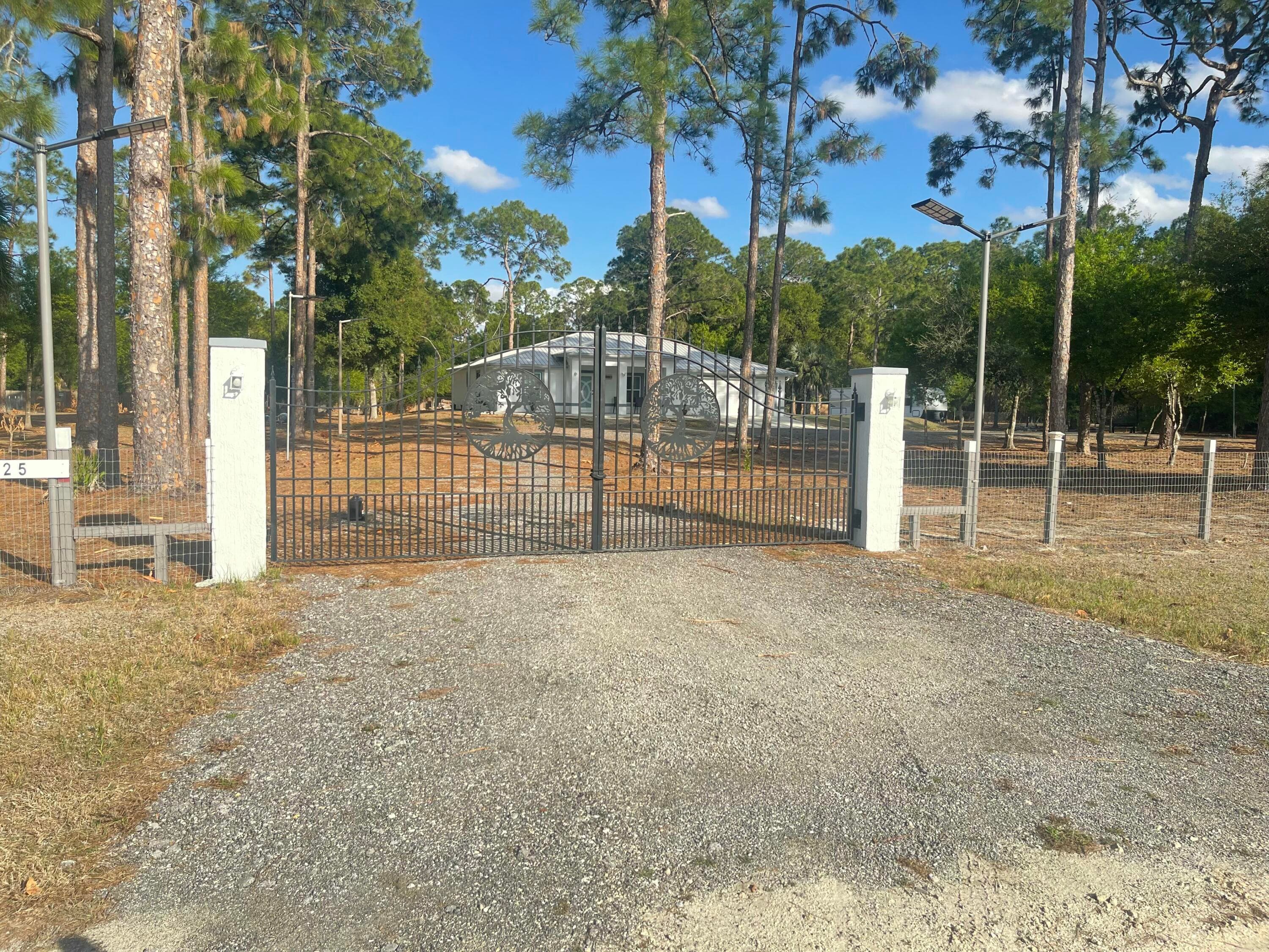 5325 Pioneer 17th Street, Clewiston, FL 33440 2