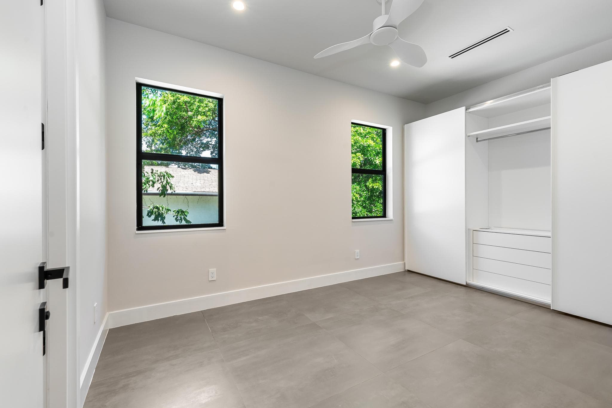 919 NE 17th Terrace A, Fort Lauderdale, FL 33304 24