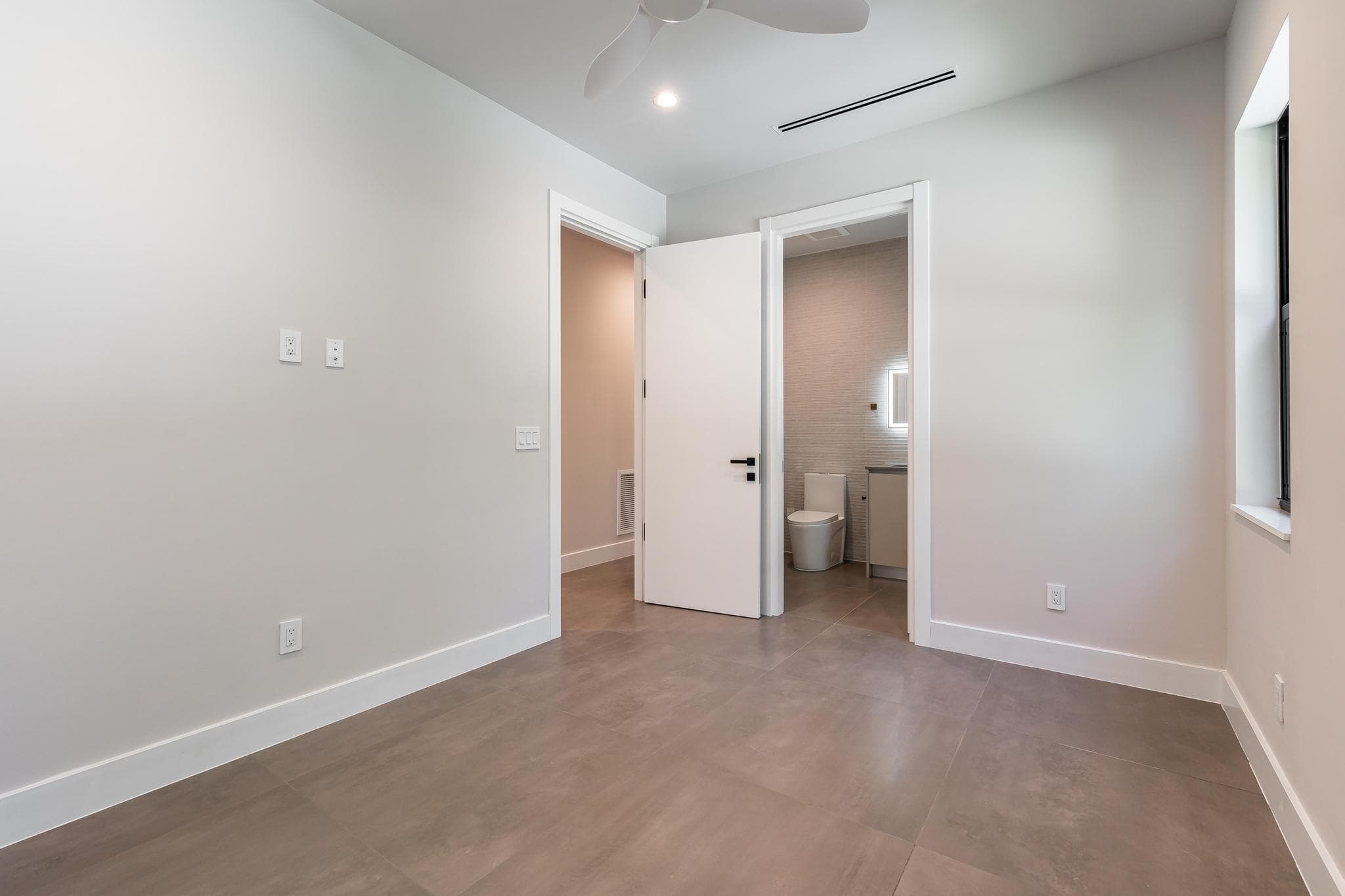 919 NE 17th Terrace A, Fort Lauderdale, FL 33304 27