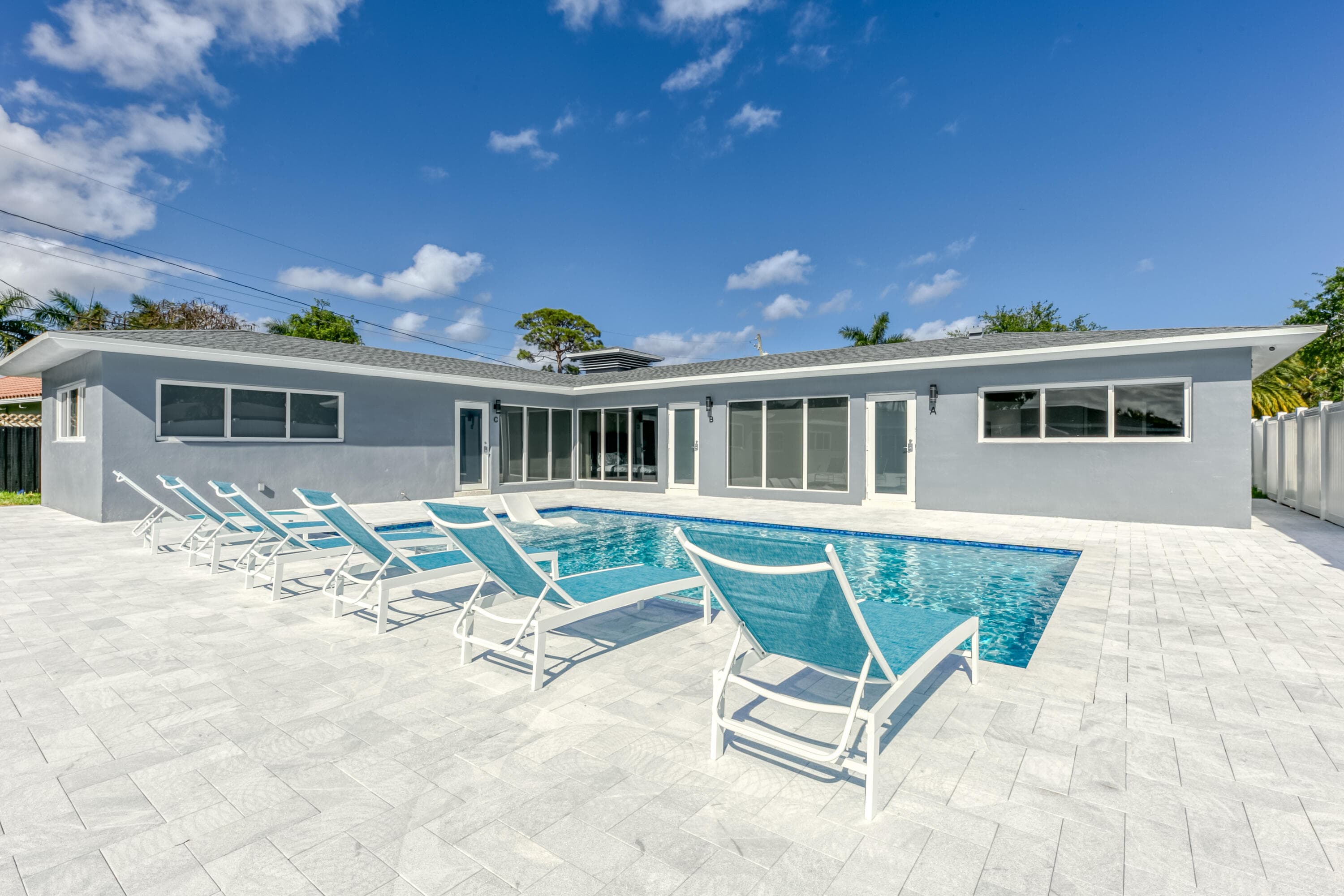 2009 NE 26th Street, Wilton Manors, FL 33305 32