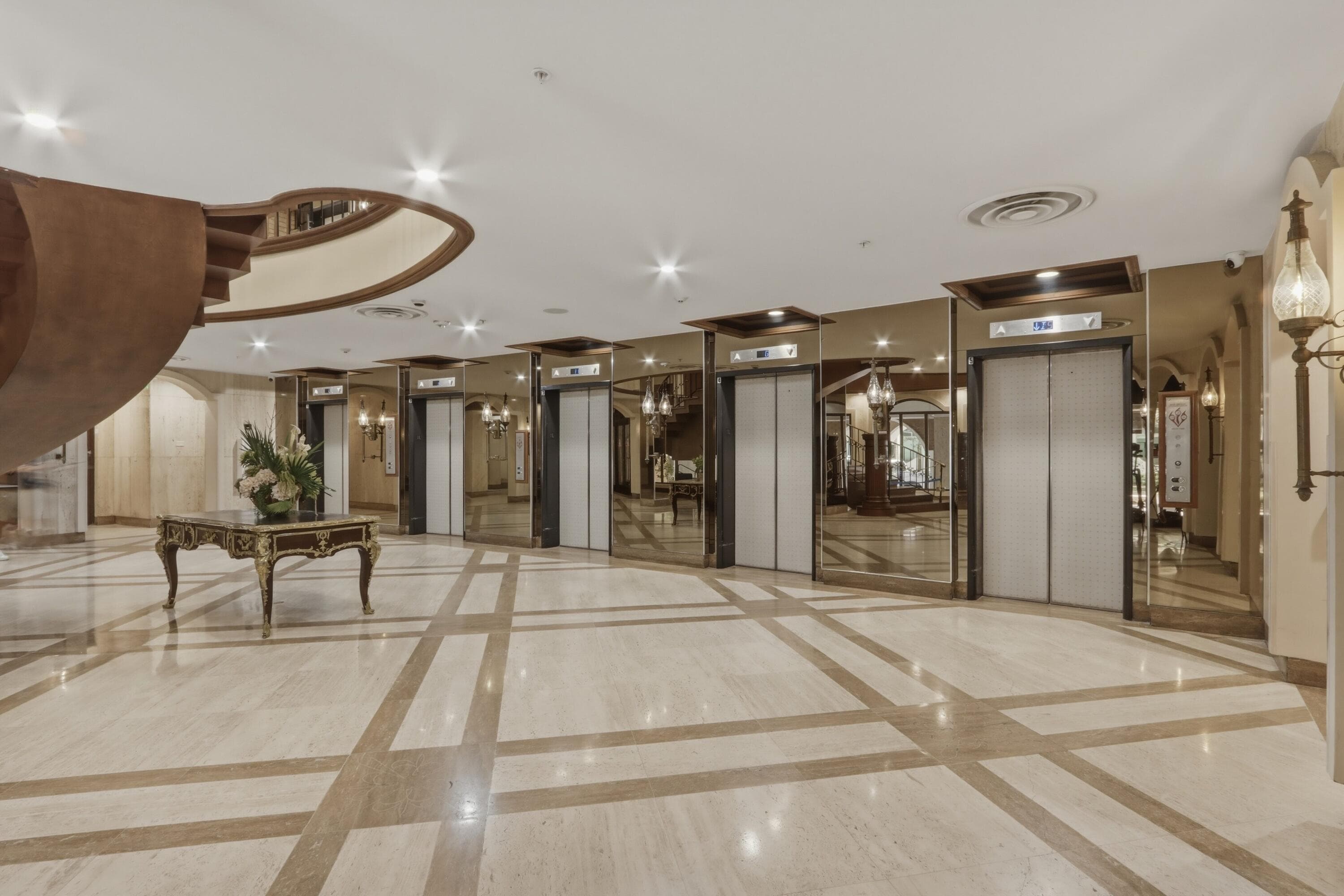 6039 Collins Avenue 609, Miami Beach, FL 33140 33