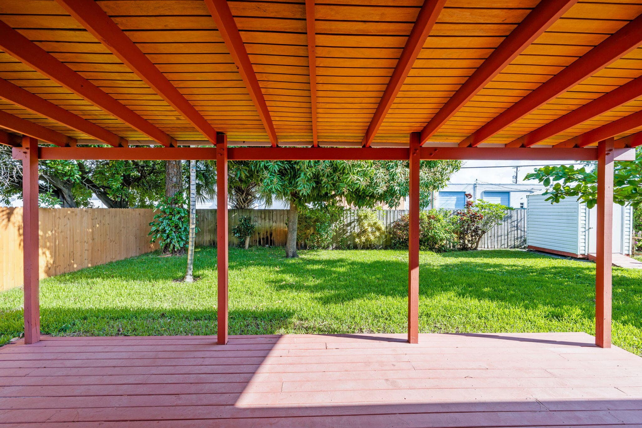 699 NE 40th Street, Oakland Park, FL 33334 38