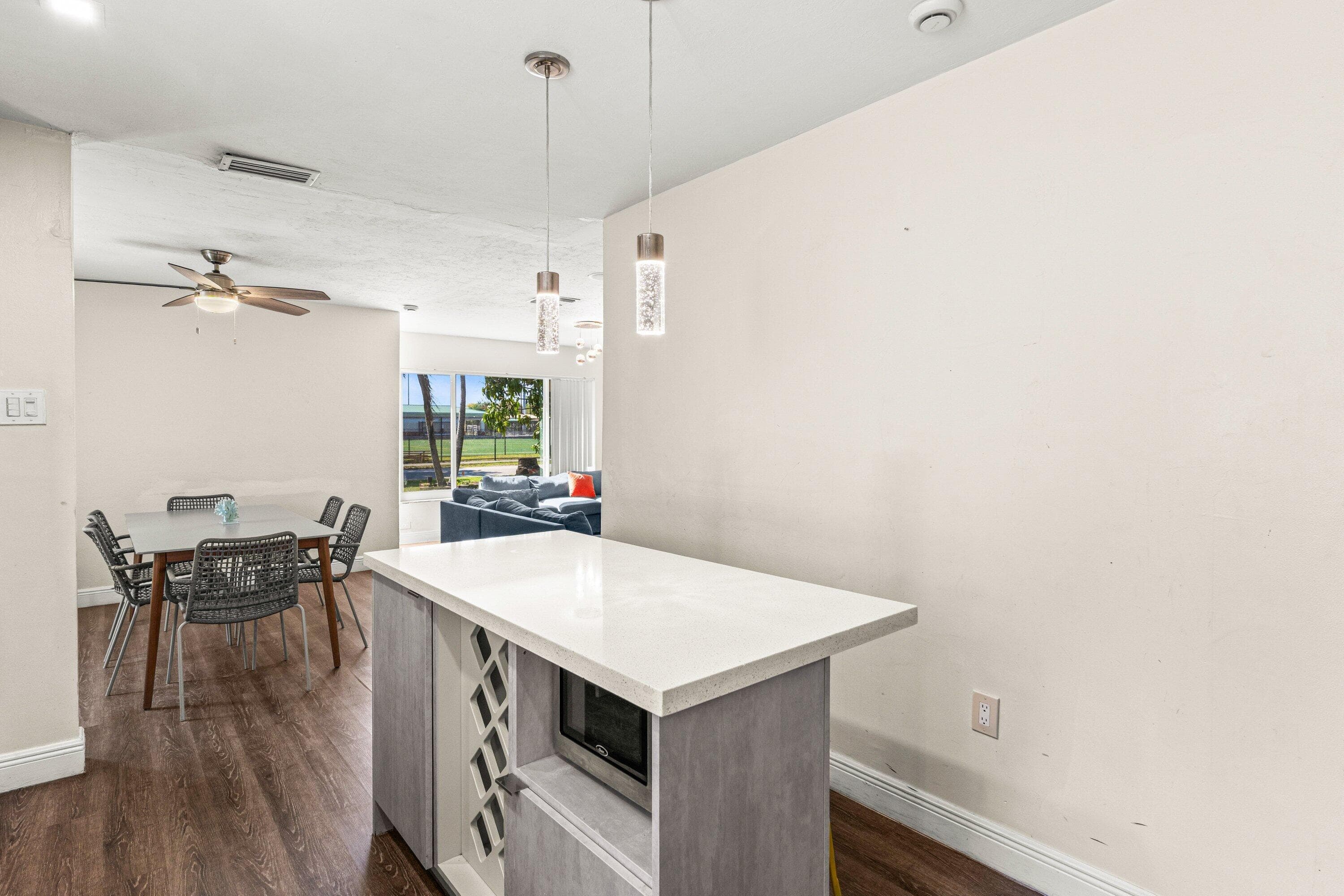 1121 N 66th Terrace, Hollywood, FL 33024 6