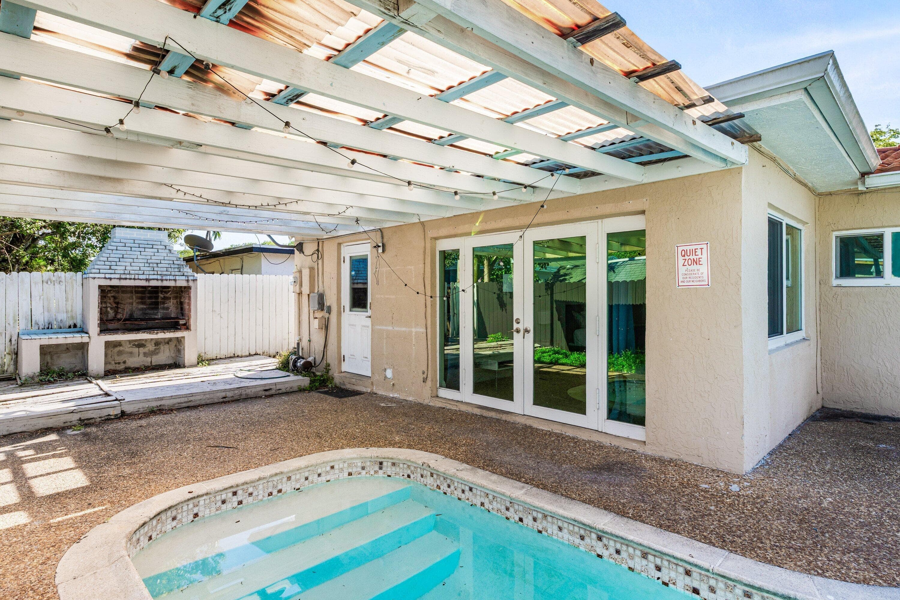 1121 N 66th Terrace, Hollywood, FL 33024 26
