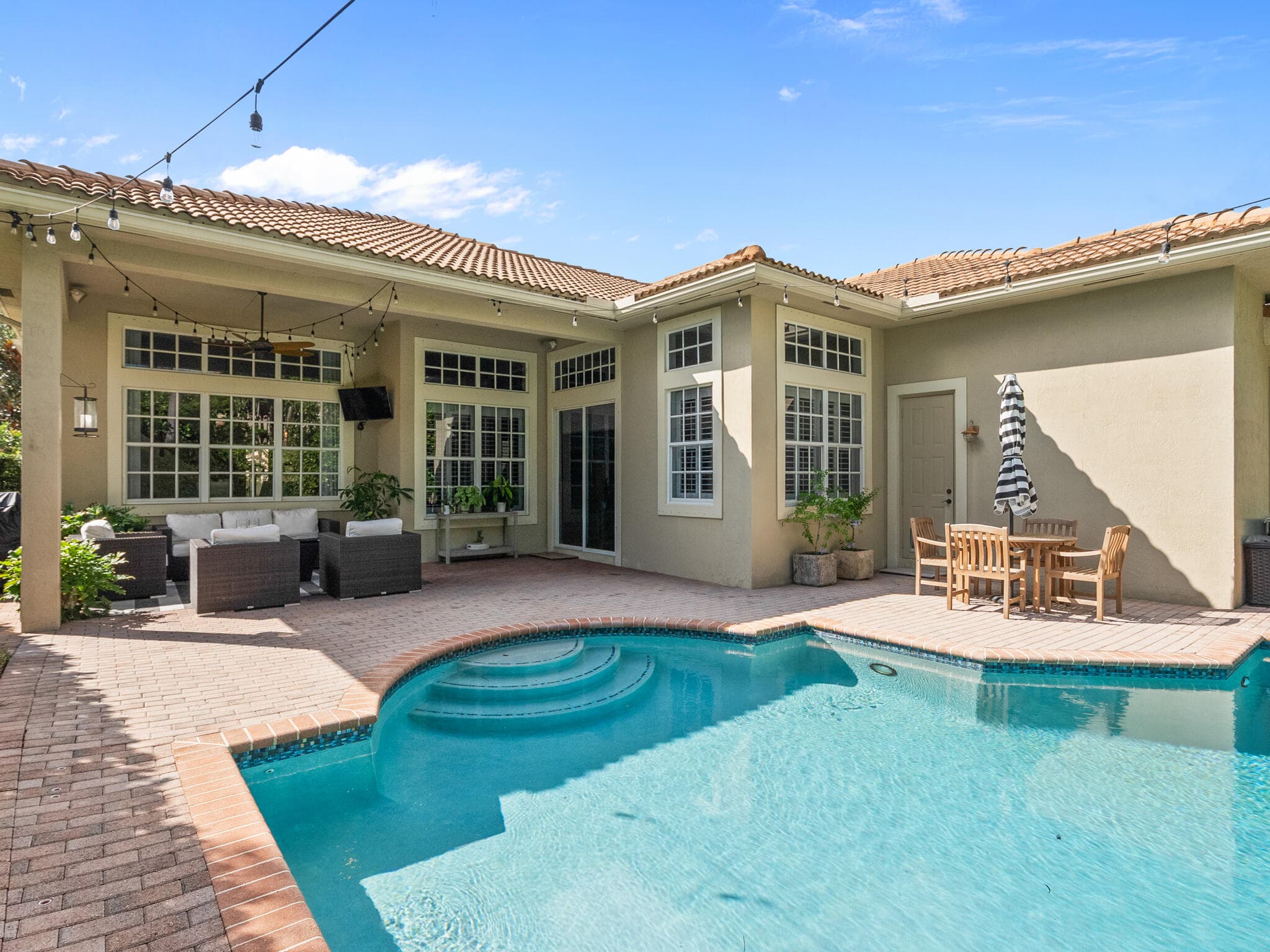 175 Via Rosina, Jupiter, FL 33458 46