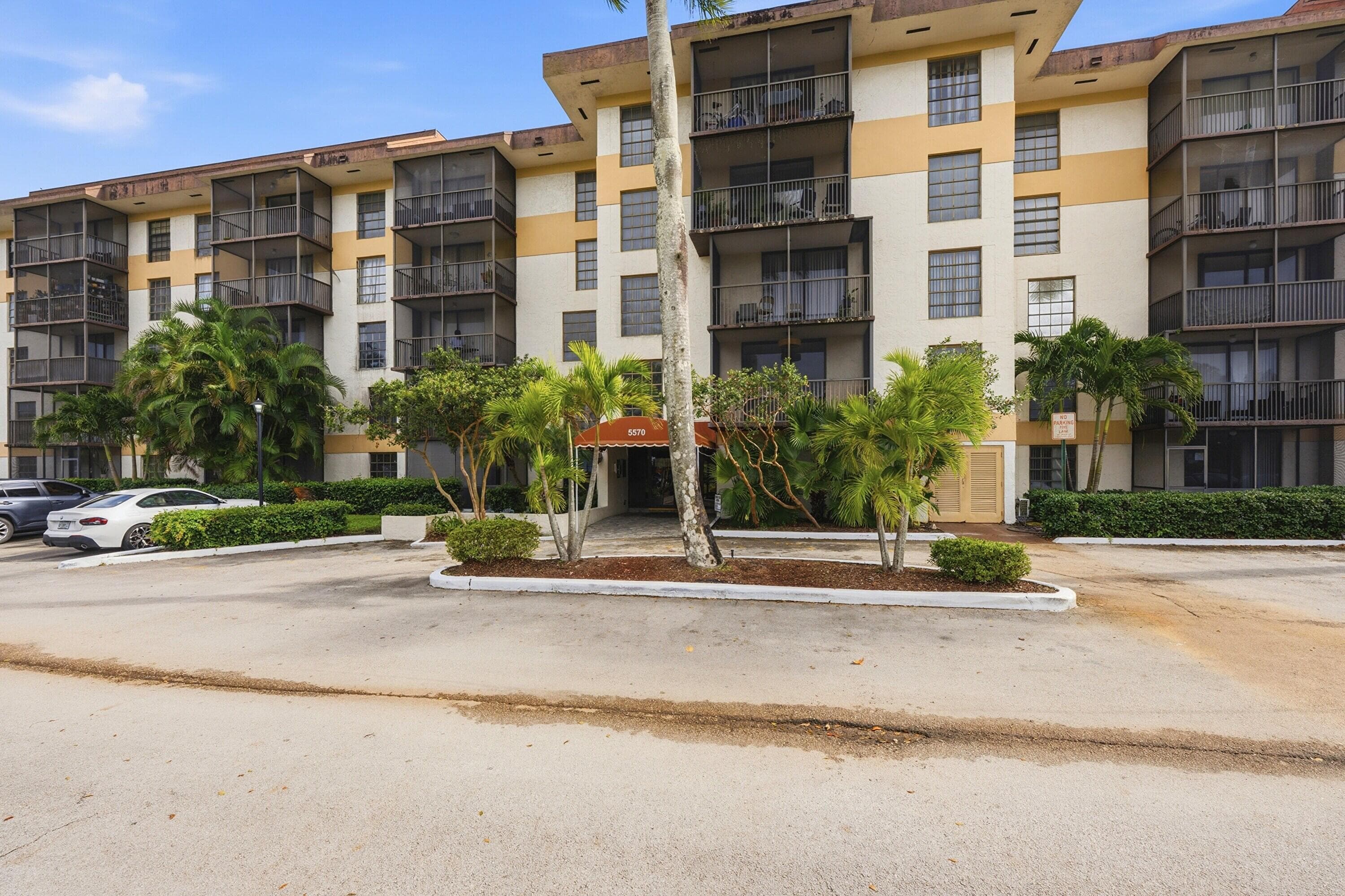 5570 NW 44th Street 313a, Lauderhill, FL 33319 2