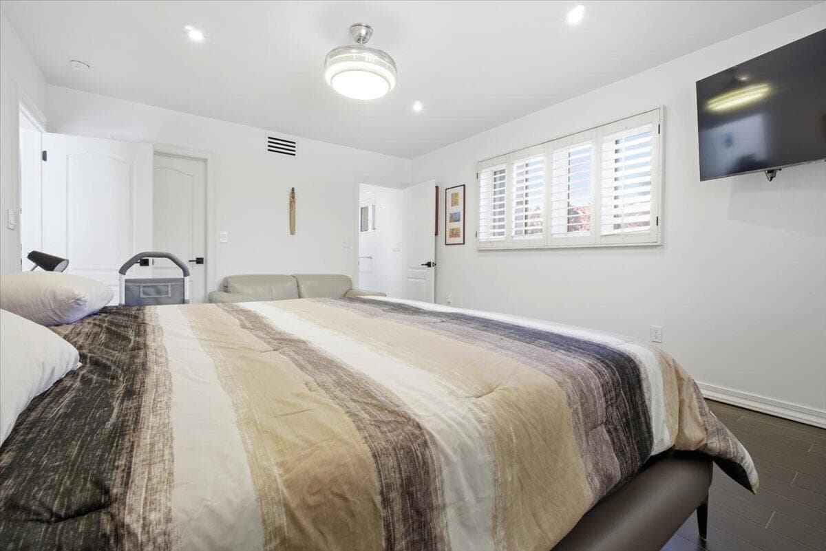 20100 NE 20th Court 0, Miami, FL 33179 13