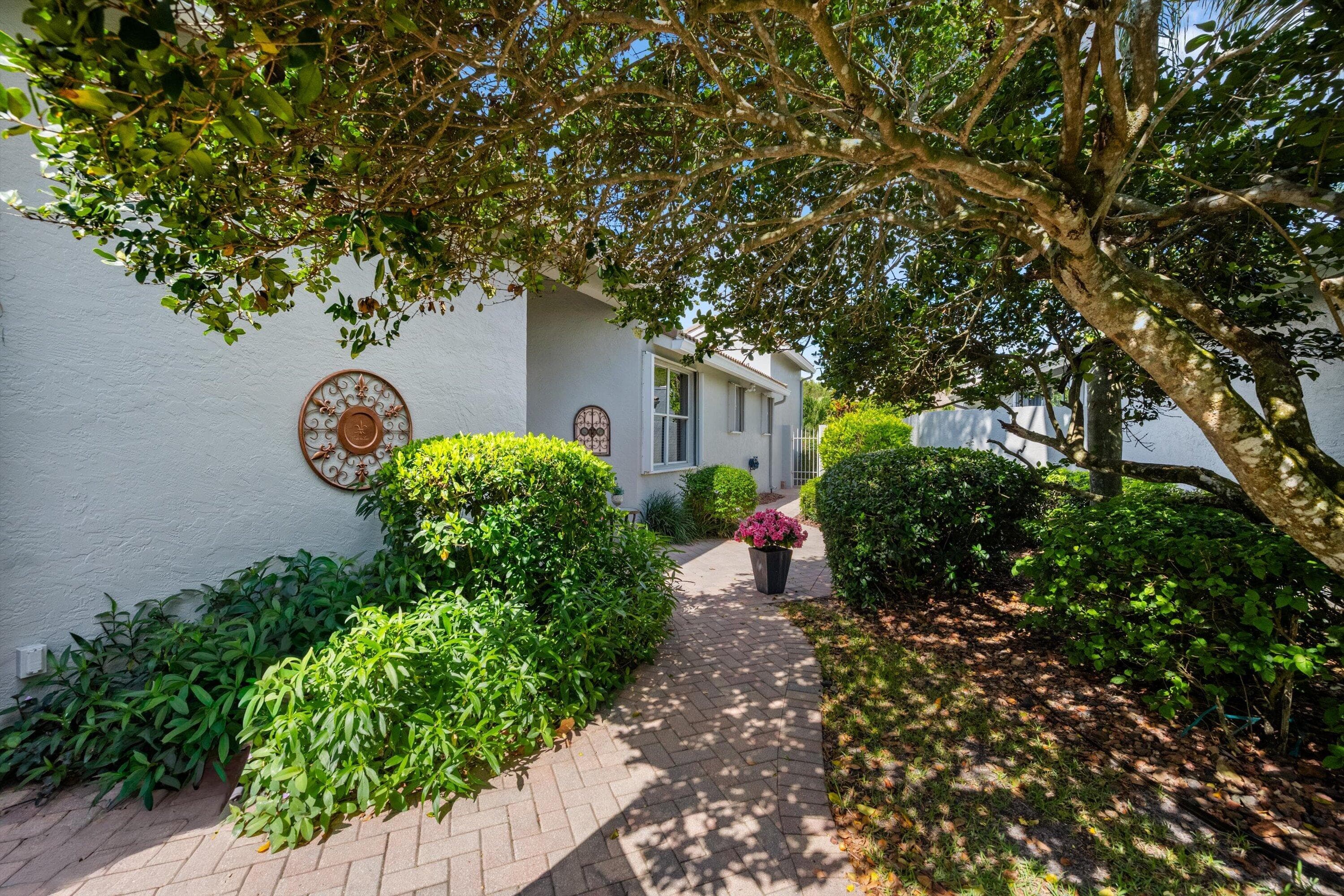 4730 Carlton Golf Drive, Lake Worth, FL 33449 4
