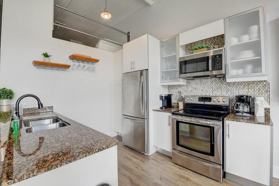 185 NE 4th Avenue 210, Delray Beach, FL 33483 3