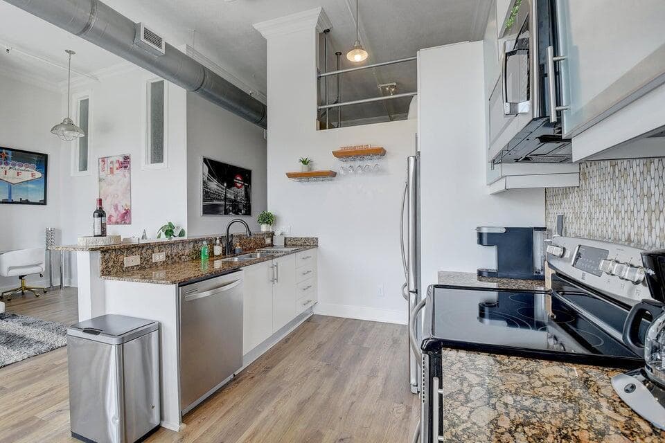 185 NE 4th Avenue 210, Delray Beach, FL 33483 4