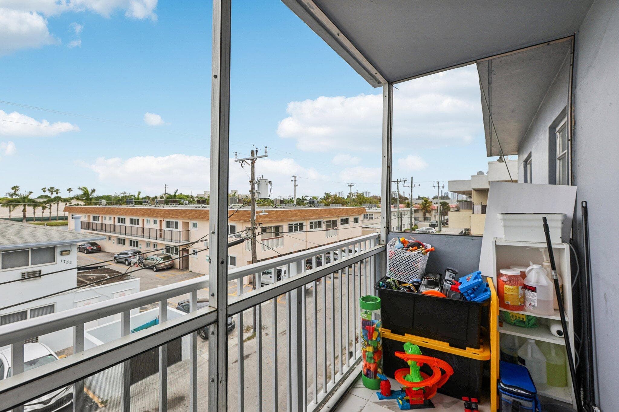 1735 NE 164th Street F-304, North Miami Beach, FL 33162 18