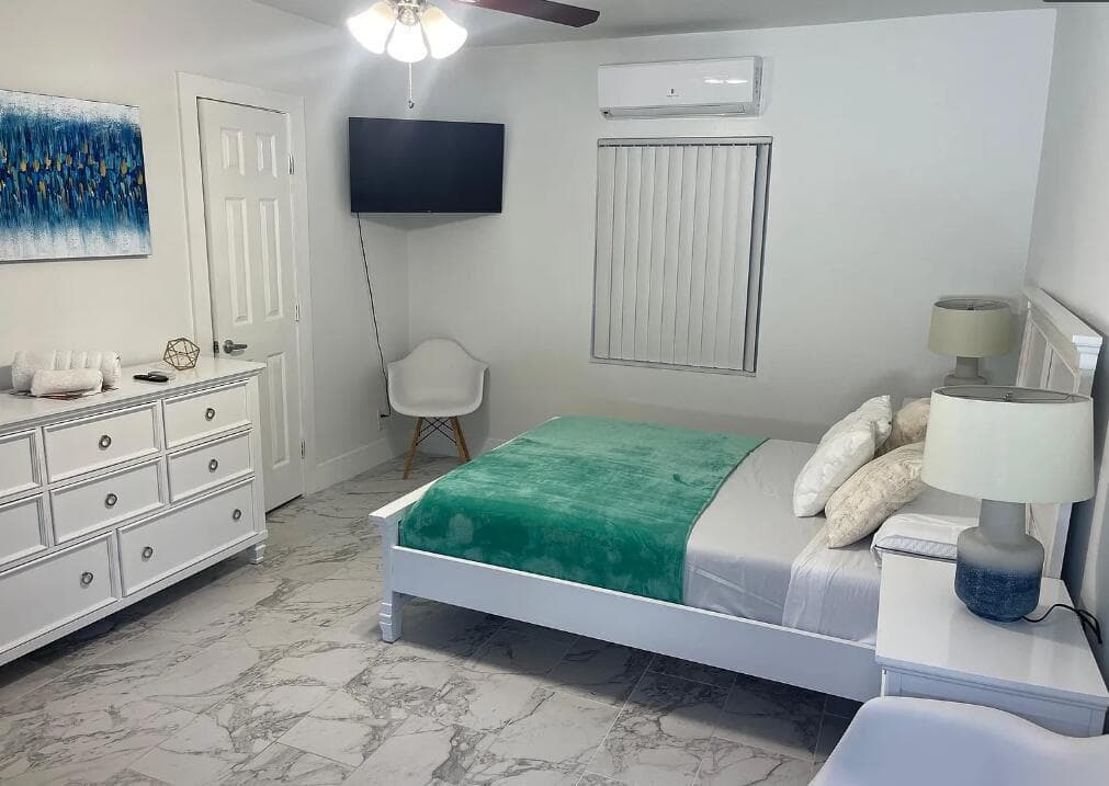 201 S Ocean Boulevard 3, Boca Raton, FL 33432 5