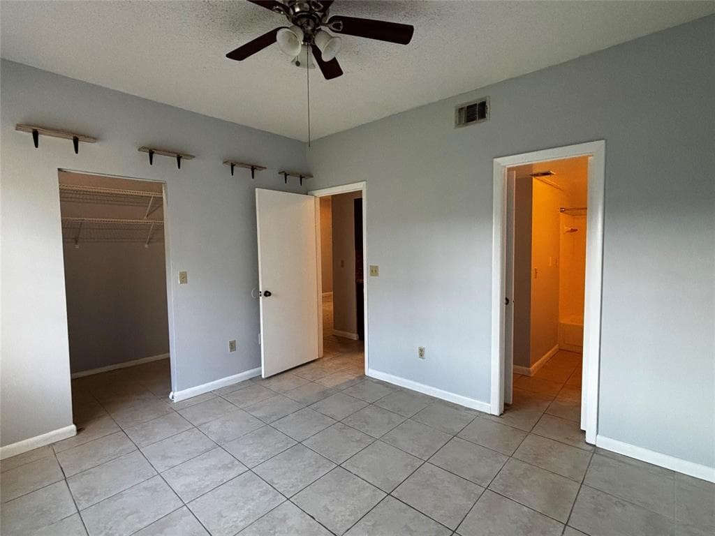 18340 NW 68th Avenue F, Hialeah, FL 33015 11